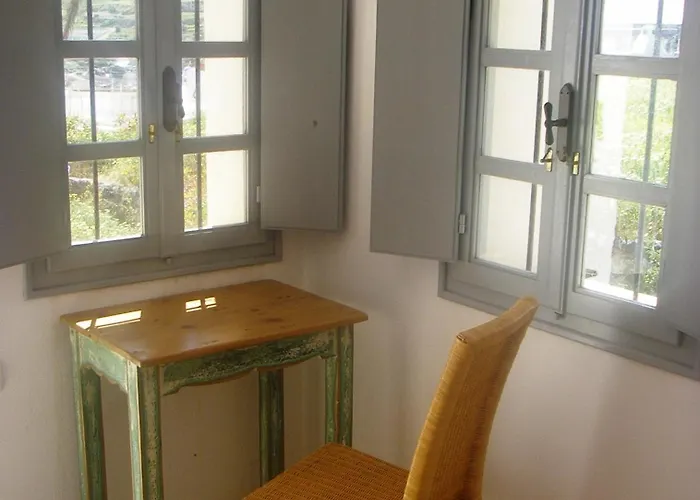 Palm Tree With Beautiful View - 2 Persons * Emporio (Santorini)