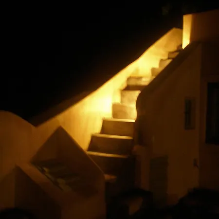 Palm Tree With Beautiful View - 2 Persons Emporio (Santorini)